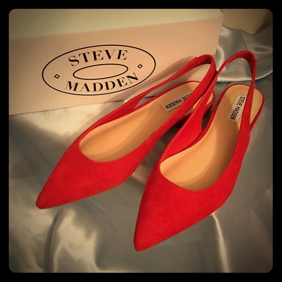 Steve Madden Shoes - 👠 NWT Steve Madden Red Suede Envi Pumps 👠